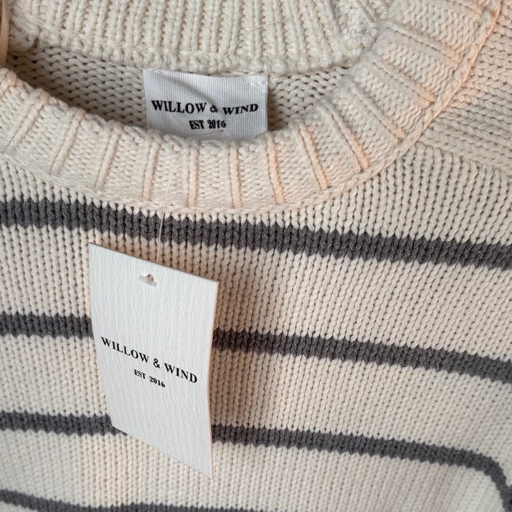 Elegant Striped Sweater in Cream and Gray - Picture 2 of 6